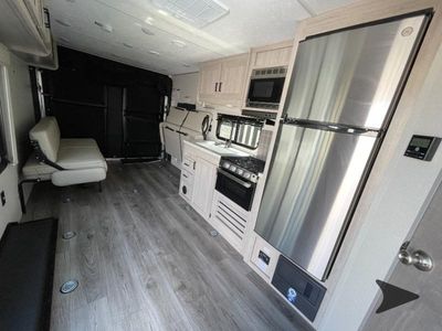 2025 Coachmen RV Catalina - Photo 6