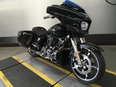 2026 Harley-Davidson FLHX - Street Glide - Photo 2