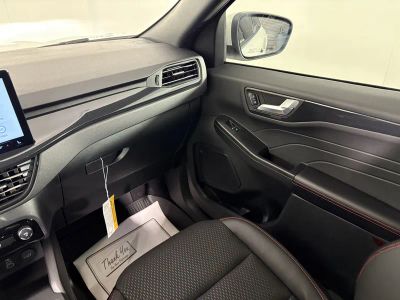 2025 Ford Escape — photo 16 view