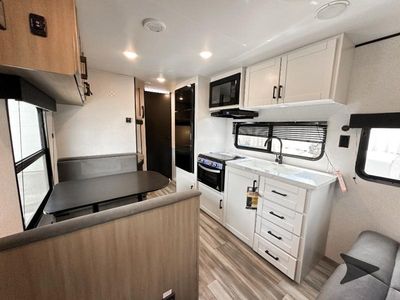 2026 Jayco Jay Flight SLX - Photo 3