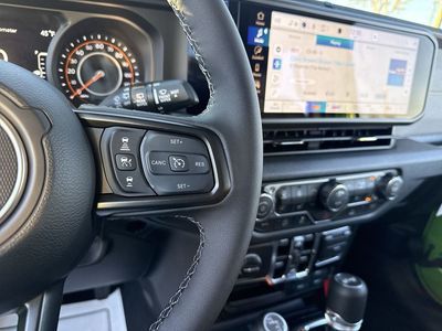 2026 Jeep Wrangler - Photo 15