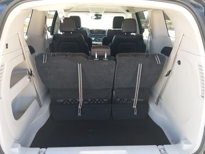 2023 Chrysler Pacifica — photo 11 view