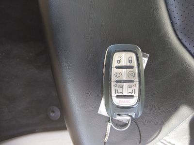 2023 Chrysler Pacifica — photo 15 view