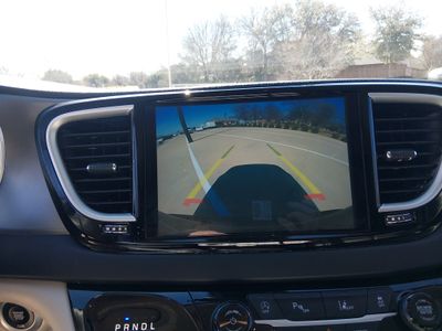 2023 Chrysler Pacifica — photo 16 view