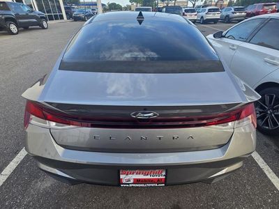 2022 Hyundai Elantra - Photo 3