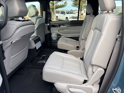 2026 Jeep Grand Wagoneer - Photo 48