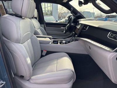2026 Jeep Grand Wagoneer - Photo 61