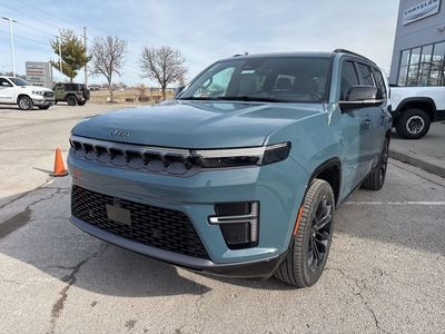 2026 Jeep Grand Wagoneer - Photo 12