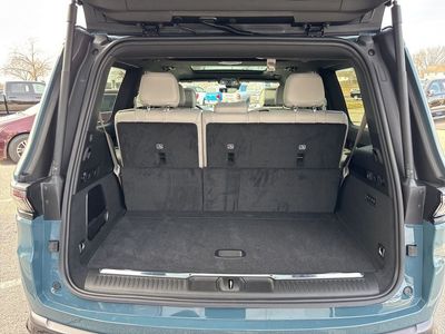 2026 Jeep Grand Wagoneer - Photo 44