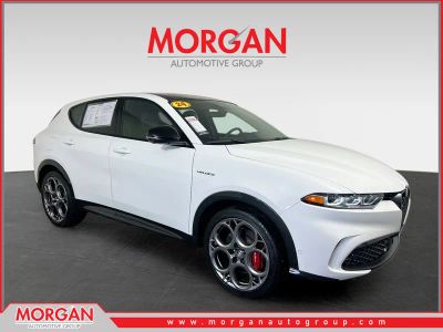 2024 Alfa Romeo Tonale Veloce in Alfa White — front three-quarter view