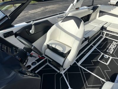 2024 Supreme S240 - Photo 10