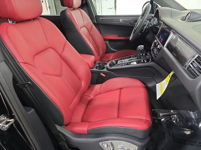 2026 Porsche Macan - Photo 27