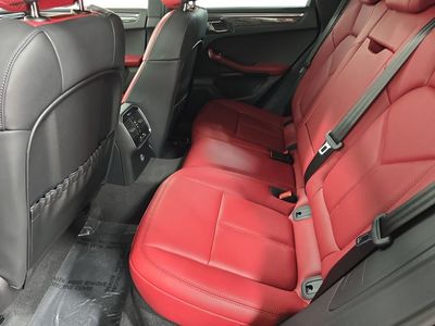 2026 Porsche Macan - Photo 24