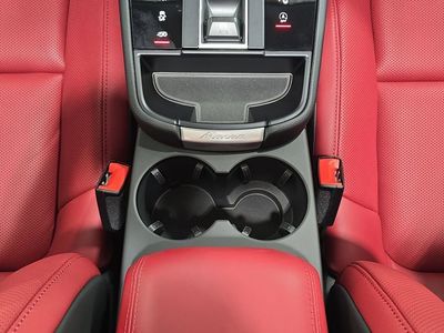 2026 Porsche Macan - Photo 20