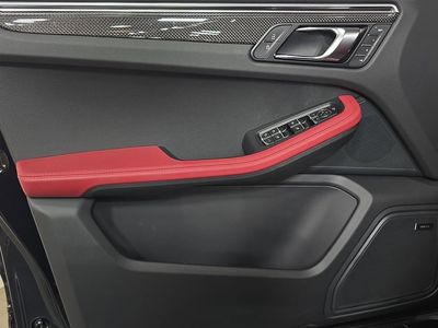 2026 Porsche Macan - Photo 22