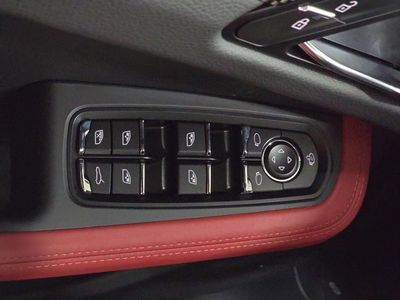2026 Porsche Macan - Photo 21