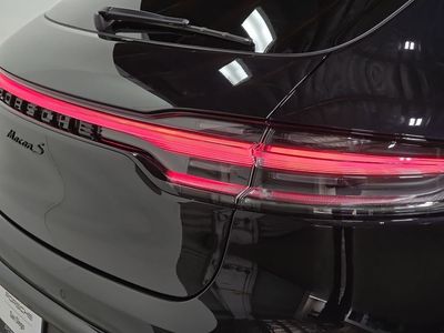 2026 Porsche Macan - Photo 30