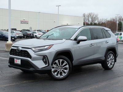 2025 Toyota RAV4 - Photo 2