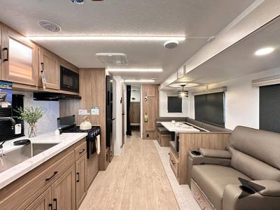2026 Coachmen RV Freedom Express Ultra Lite - Photo 11