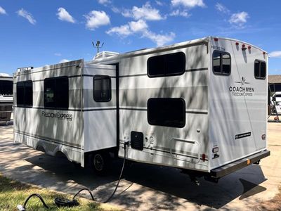 2026 Coachmen RV Freedom Express Ultra Lite - Photo 10