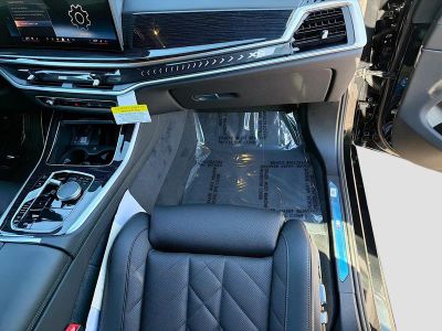 2026 BMW X5 — photo 17 view