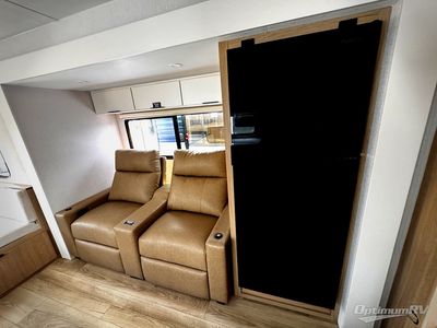2026 Winnebago Thrive - Photo 8