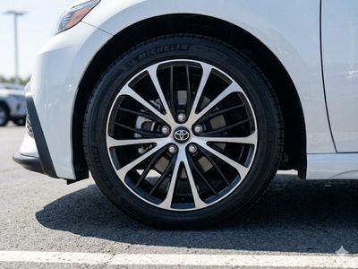 2021 Toyota Camry - Photo 2