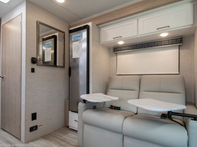 2026 Thor Motor Coach Quantum Sprinter - Photo 8