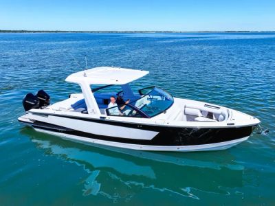 2024 Aviara AV32 Outboard - Photo 2