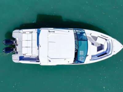 2024 Aviara AV32 Outboard - Photo 6