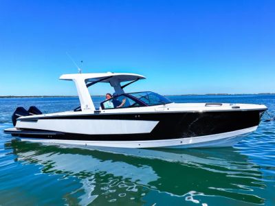 2024 Aviara AV32 Outboard - Photo 4