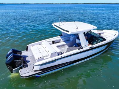 2024 Aviara AV32 Outboard - Photo 14