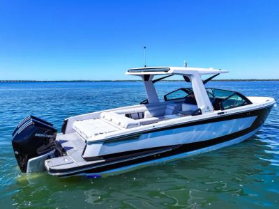 2024 Aviara AV32 Outboard - Photo 15