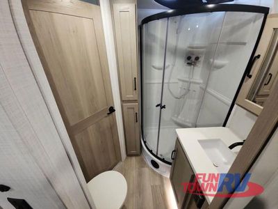 2025 Forest River RV Rockwood Ultra Lite - Photo 40