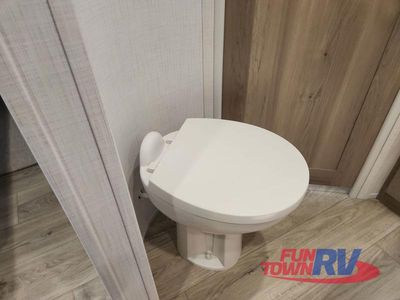 2025 Forest River RV Rockwood Ultra Lite - Photo 42