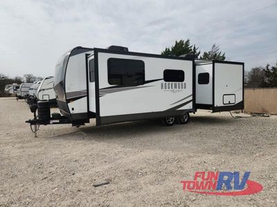 2025 Forest River RV Rockwood Ultra Lite - Photo 3
