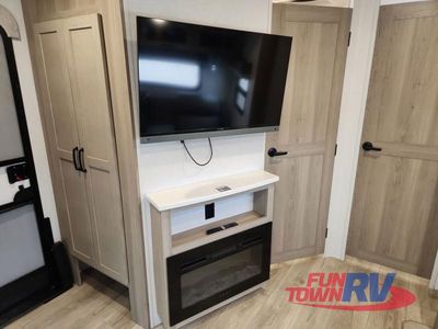 2025 Forest River RV Rockwood Ultra Lite - Photo 35