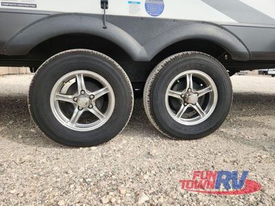 2025 Forest River RV Rockwood Ultra Lite - Photo 13