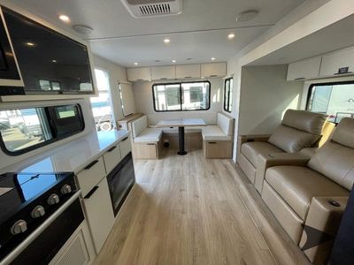 2026 Winnebago Thrive - Photo 8