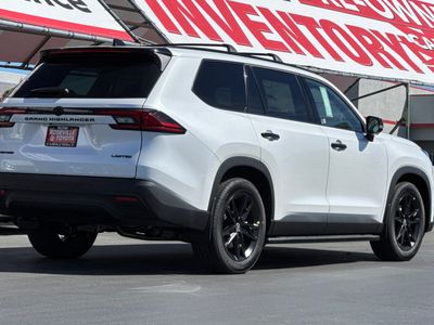2026 Toyota Grand Highlander Hybrid - Photo 2