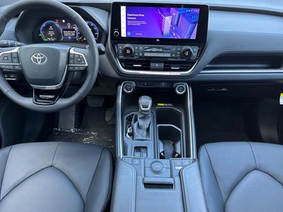 2026 Toyota Grand Highlander Hybrid - Photo 3