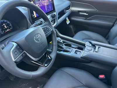2026 Toyota Grand Highlander Hybrid - Photo 11