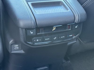 2026 Toyota Grand Highlander Hybrid - Photo 14