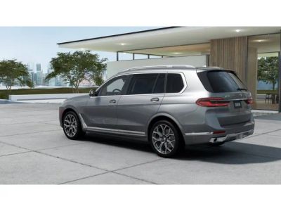 2026 BMW X7 xDrive40i — side profile view