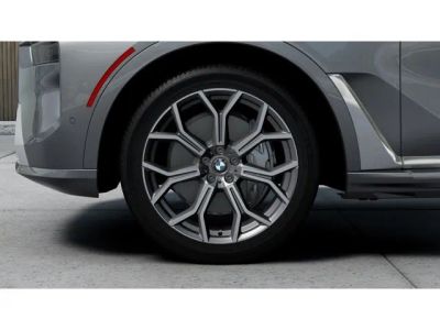 2026 BMW X7 xDrive40i — photo 7 view