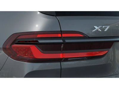 2026 BMW X7 xDrive40i — photo 8 view