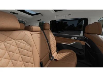 2026 BMW X7 xDrive40i — photo 12 view
