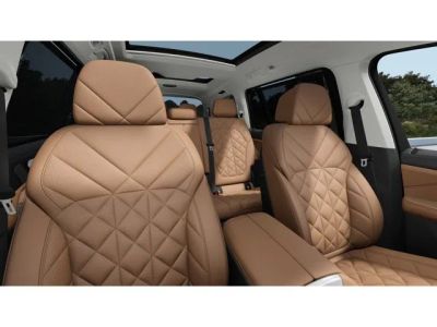 2026 BMW X7 xDrive40i — photo 11 view