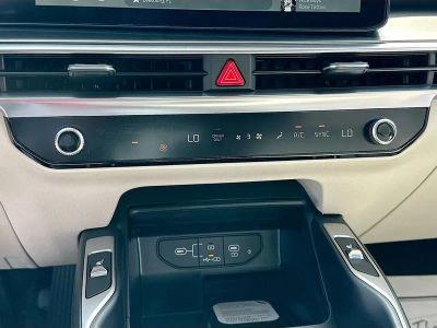 2026 Kia Sorento Hybrid — photo 16 view