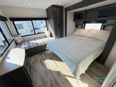 2026 Venture RV SportTrek - Photo 37